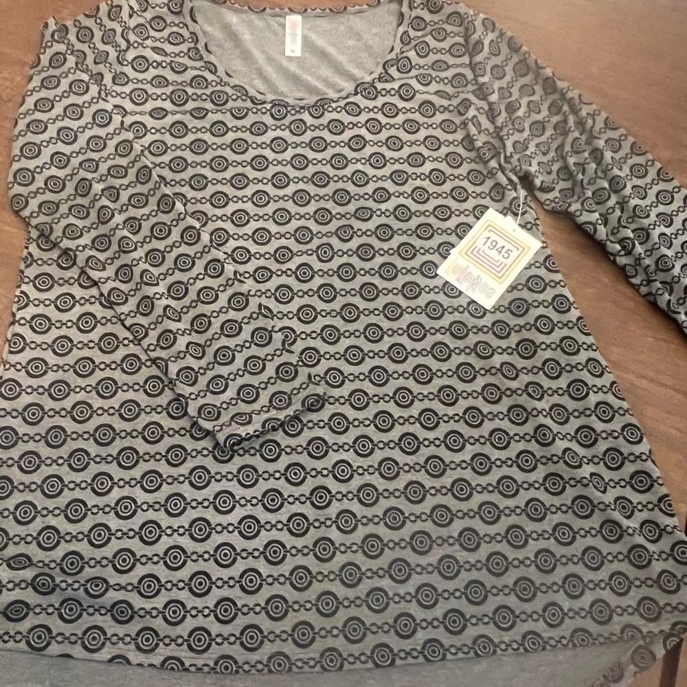 Lularoe LONG Sleeved T Shirt NWT XL